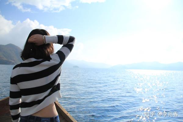 微信网名女生简单霸气(2021年最潮流女生霸气网名，女生霸气十足的昵称)