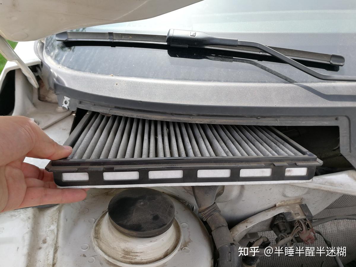 13改款朗逸空调滤芯位于副驾驶前部,安装简便,适合自己动手安装.