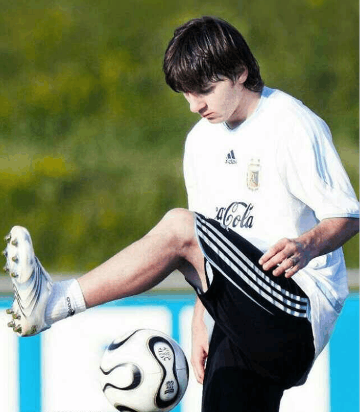 想听梅西的故事吗? 31岁12年4亚,他是我心中的