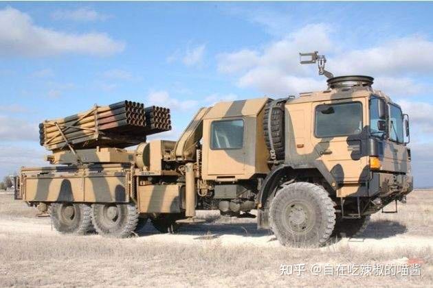 36輛bm-27型颶風火箭炮, 共擁有16個管式定向器,最大射程40公里,發射