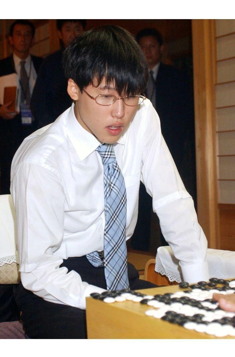 藤泽秀行为何能在68岁夺得头衔羽生善治能否在60岁夺得头衔