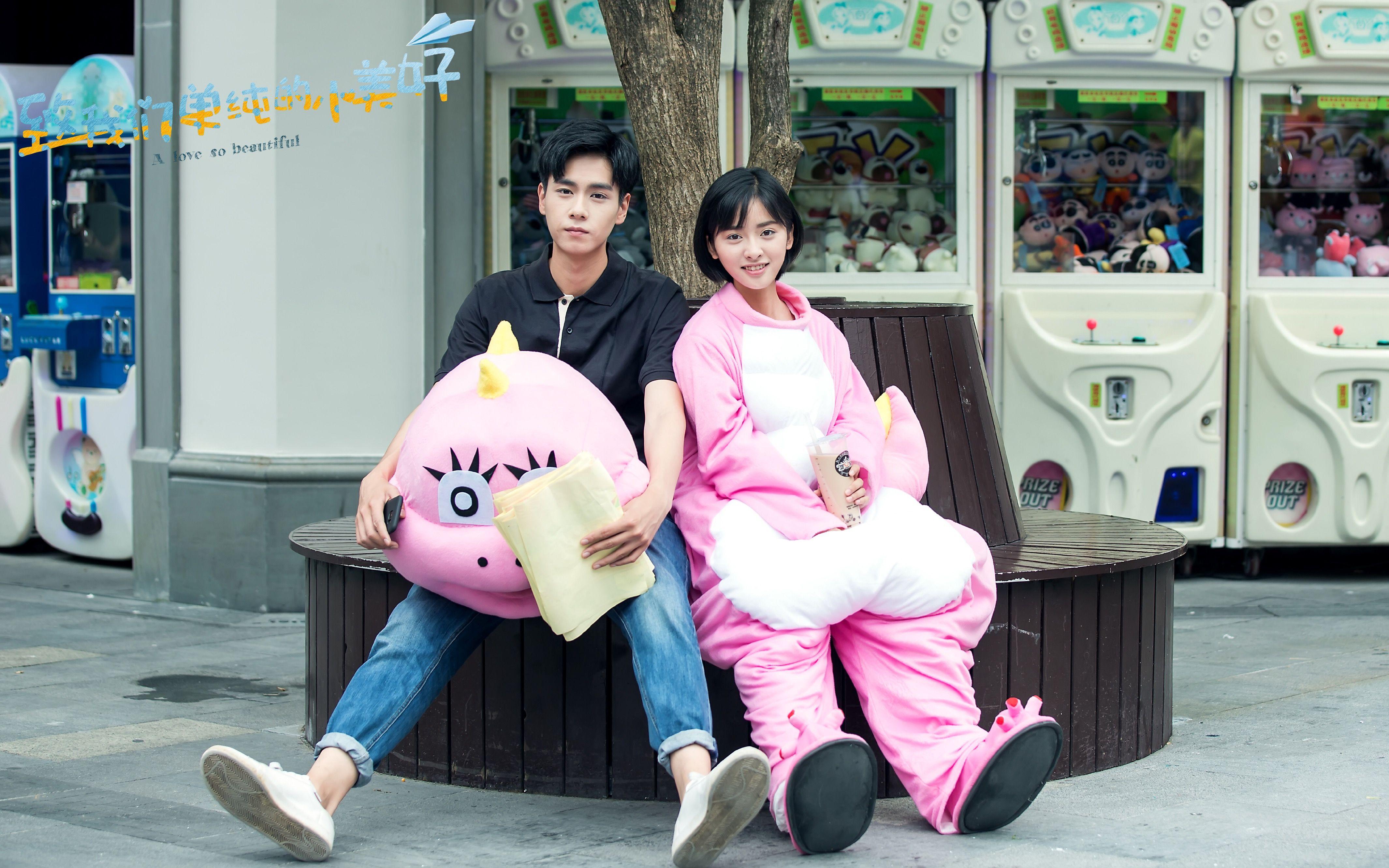 胡一天成名仅用了三部作品,堪称奇迹:2016年参演微电影《猫的树》