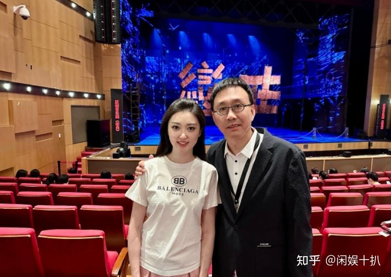 央视主持刘雨哲年幼时出演家有儿女如今已是财经女神主持