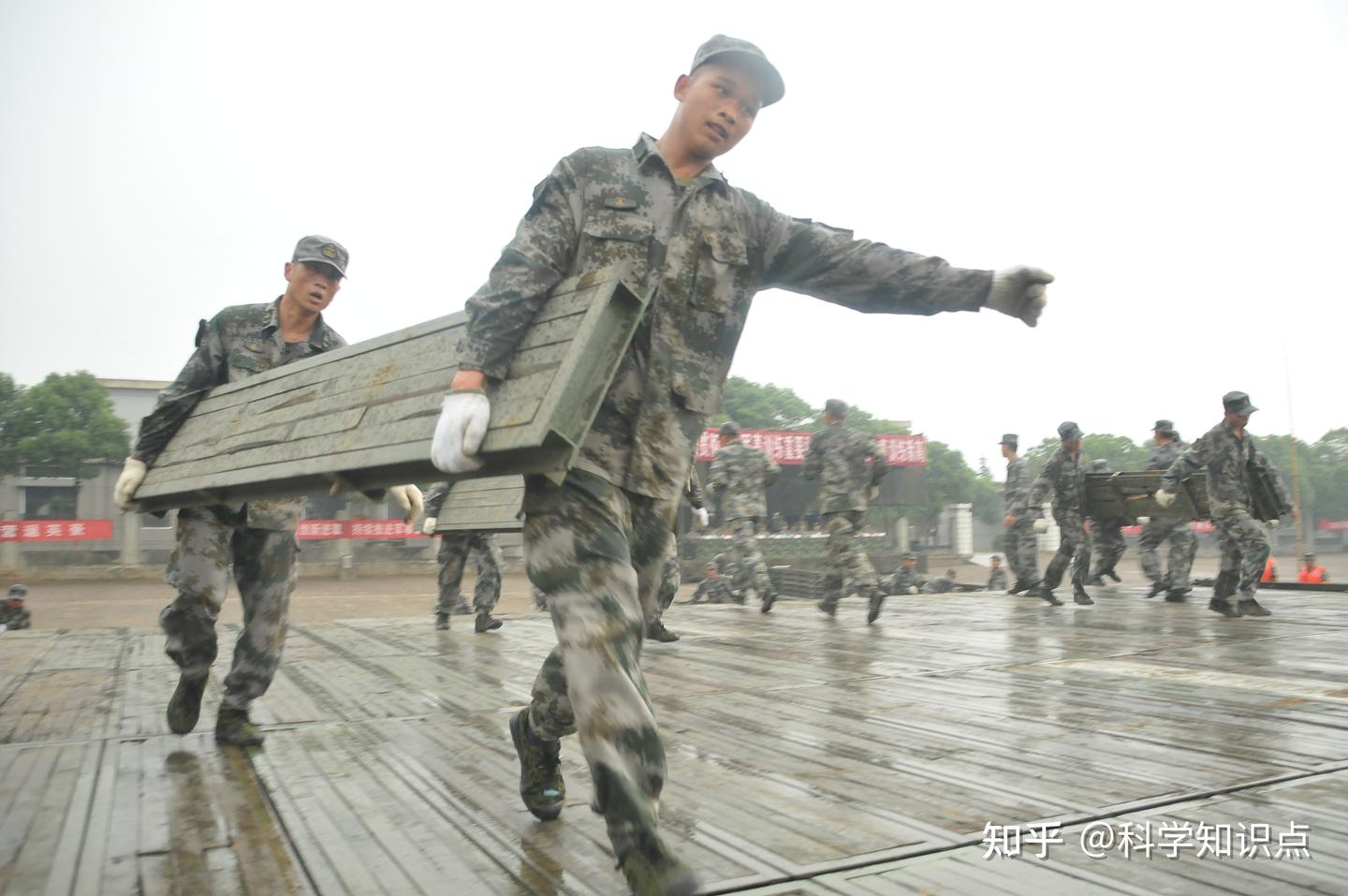 中国舟桥部队有多强?26分钟即可架设千米铁桥,可供重装部队通行 - 知乎