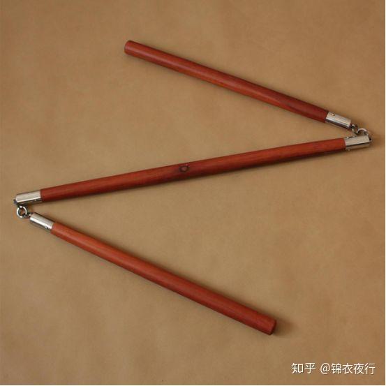 16.虎头双钩.造型独特,成对使用.