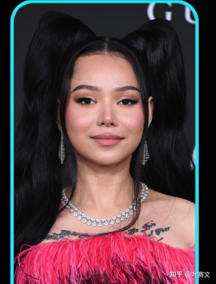 收入第四名:贝拉·珀尔奇(bella poarch)