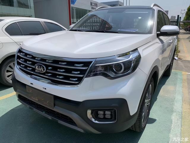 这样的价格甚至要比同级国产suv还要亲民,但比起现代ix35,智跑更受