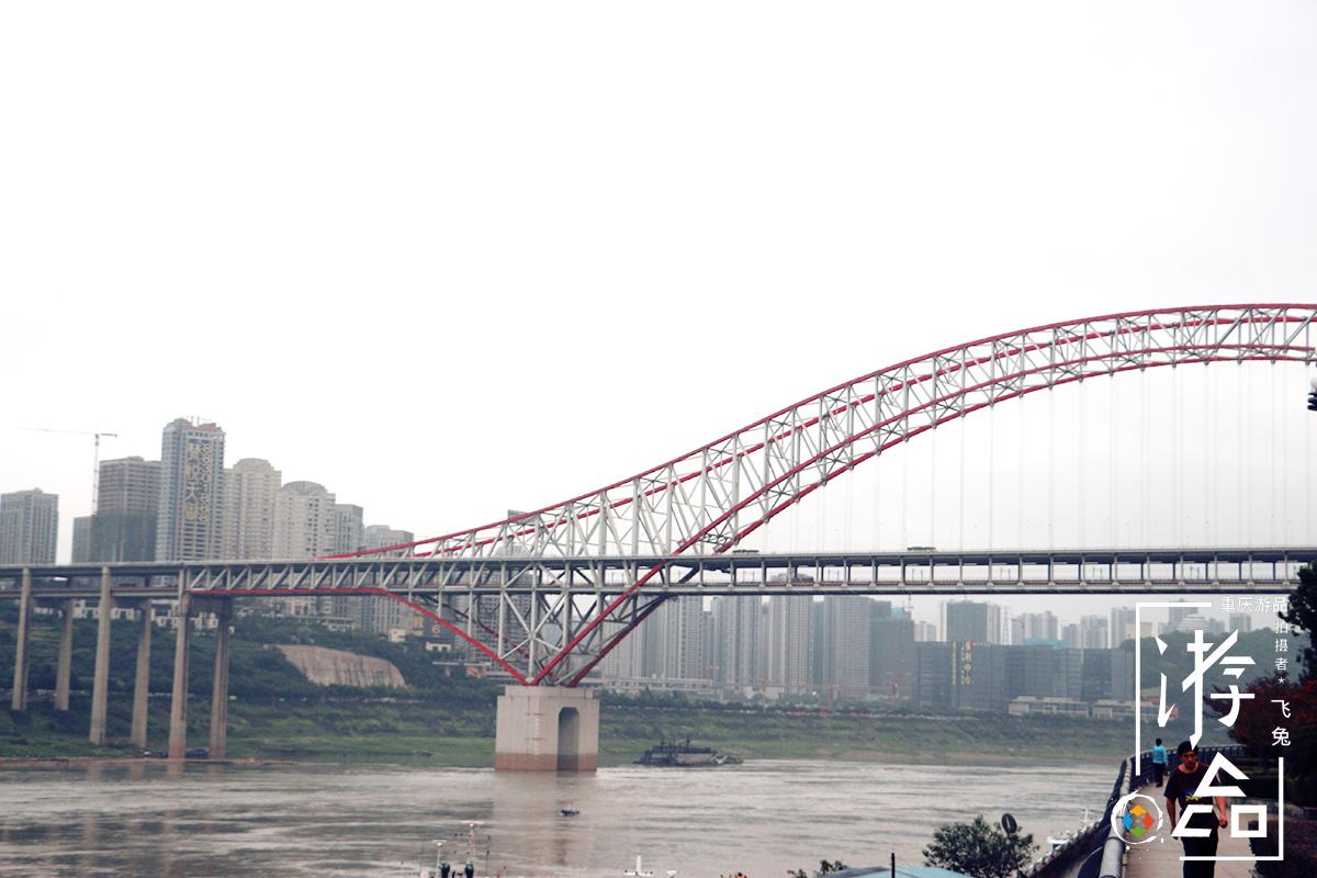 【见微】在汉央企承建的重庆曾家岩大桥精准合龙_原创_掌上武汉手机客户端