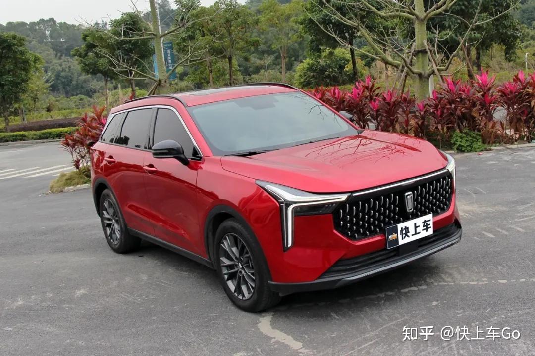 在试驾完奔腾t55之后,它更像是一台更为灵巧的奔腾t77 pro,由于自身的