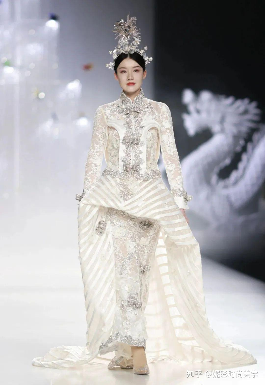 高级感婚纱礼服 | 看这「7种」中式高定元素