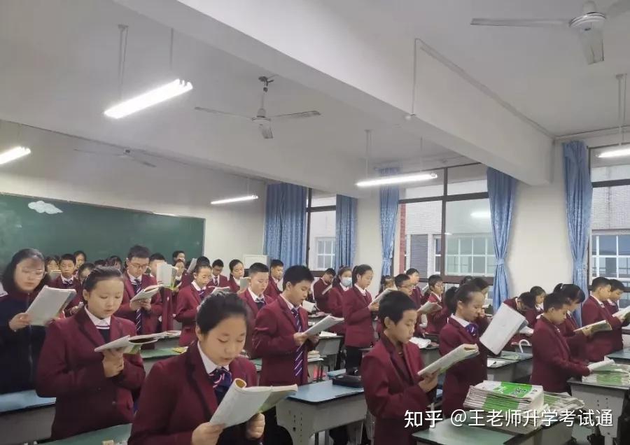 重庆市松树桥中学校与大多数学校的校服一样