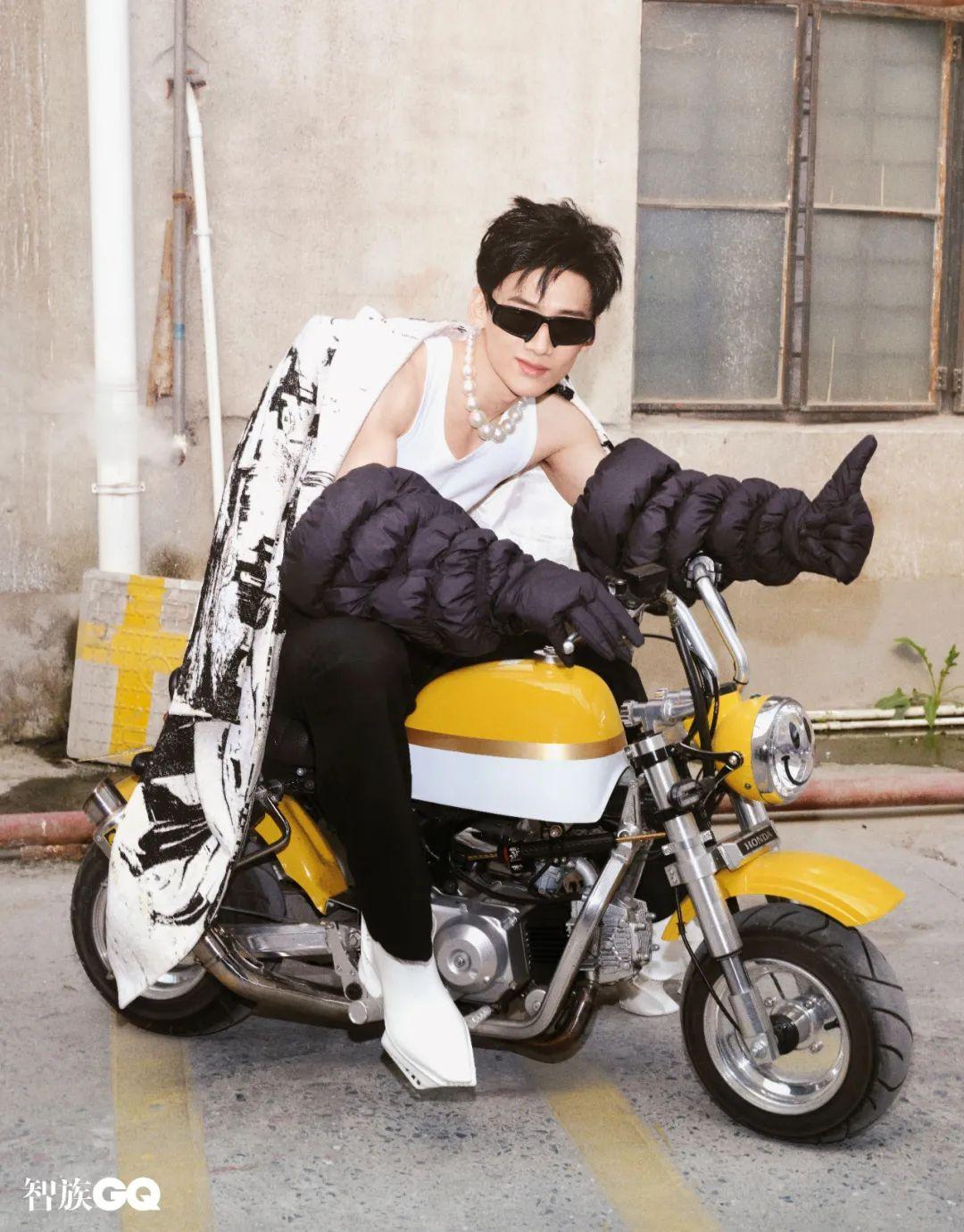 白敬亭不瞒大家学唱跳两年了