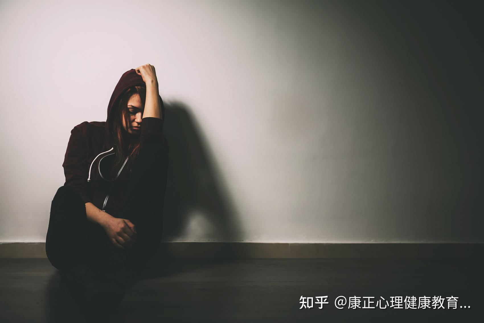 创伤后应激障碍(PTSD)的10个表现 - 知乎