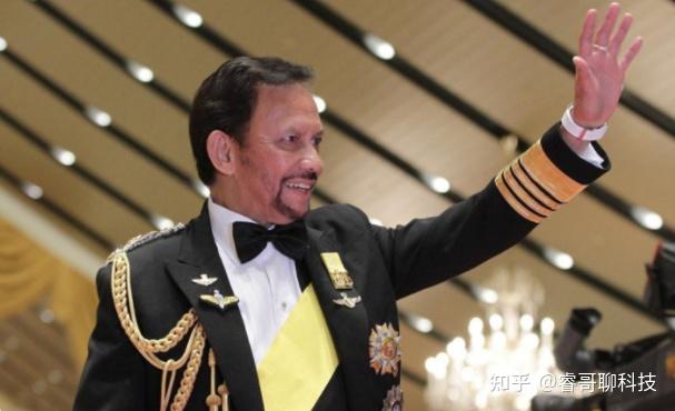 文莱国王哈桑莱尔7000辆豪车开20年包养46万人的超级富豪