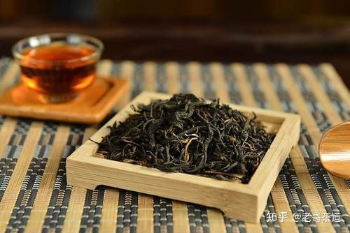 很多人不知道普洱茶属于红茶还是绿茶今天老哥告诉你