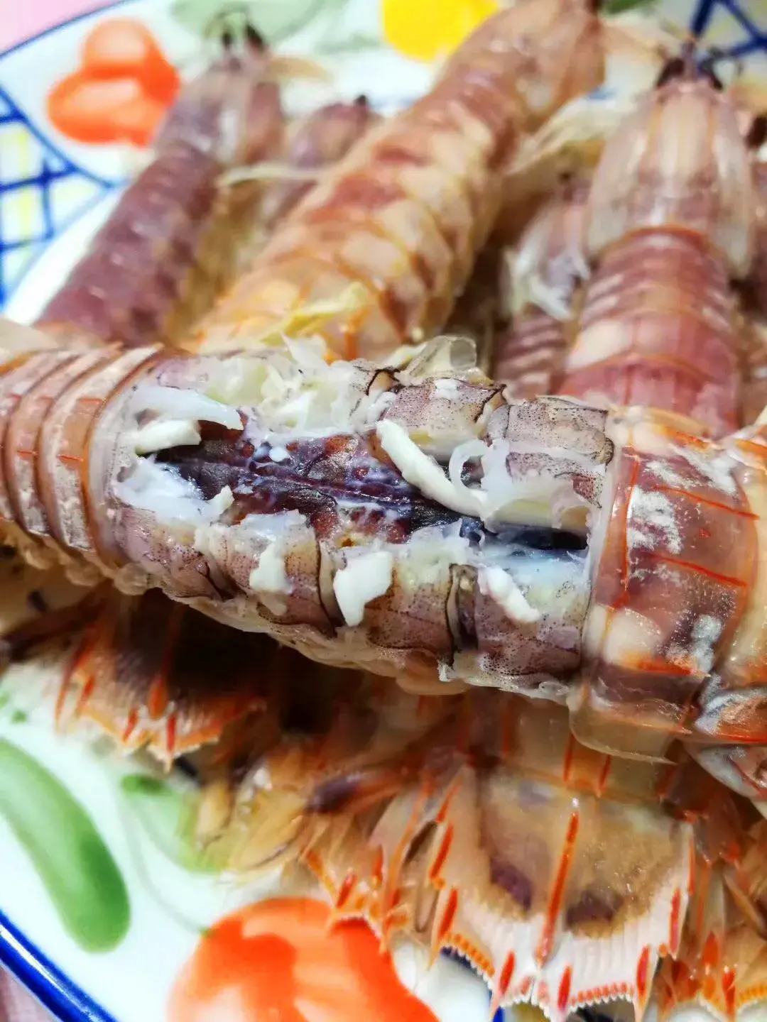 所谓食色性也大约就是赶在禁渔欲前来嵊泗吃一顿红膏皮皮虾