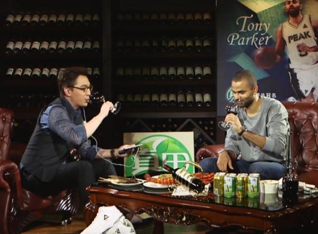 球迷故事体育经纪人周洋从球迷开始后来有了一切