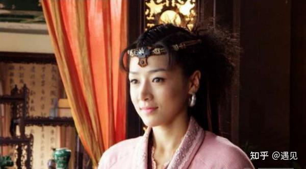 到《封神英雄榜2》姜子牙之妻马招娣等等，每一个都很漂亮。当然，何彦霓