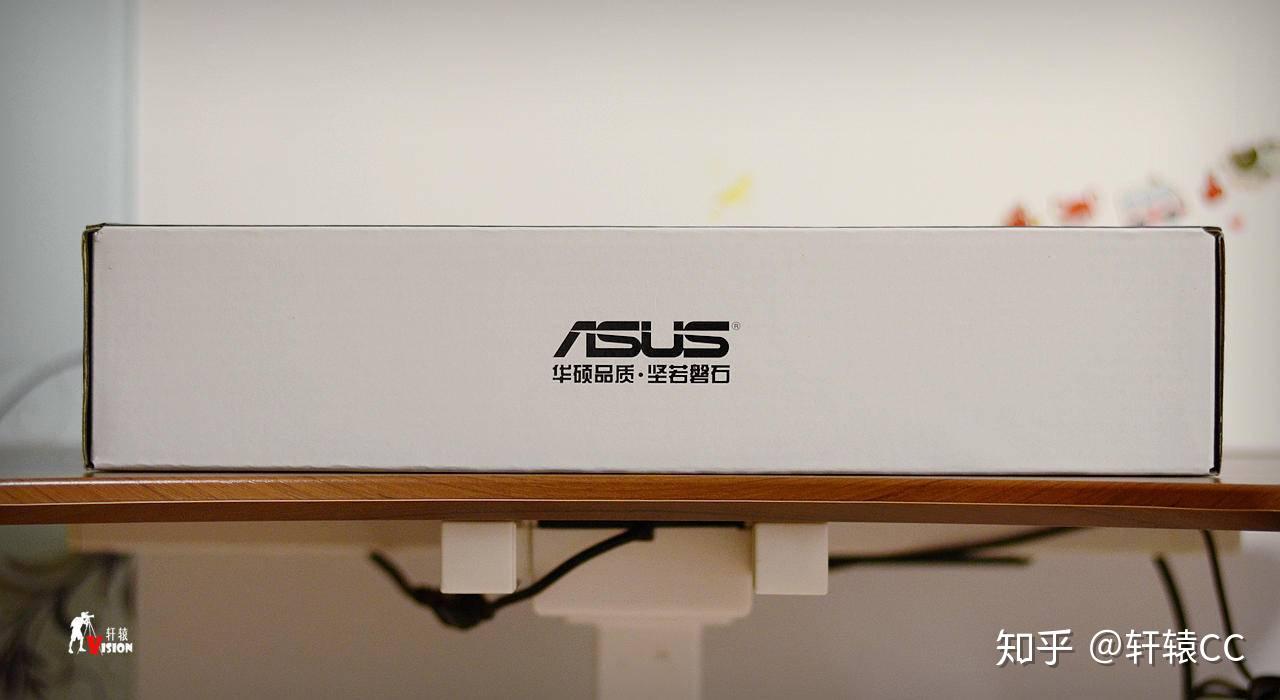 包装方面,华硕帝王蟹rt-ax89x采用了全新的包装,彩色纸盒很大,正面