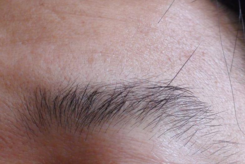 民间关于眉毛和长寿的事情,也有一些俗语,比如常见的"眉毛一根长,能抵