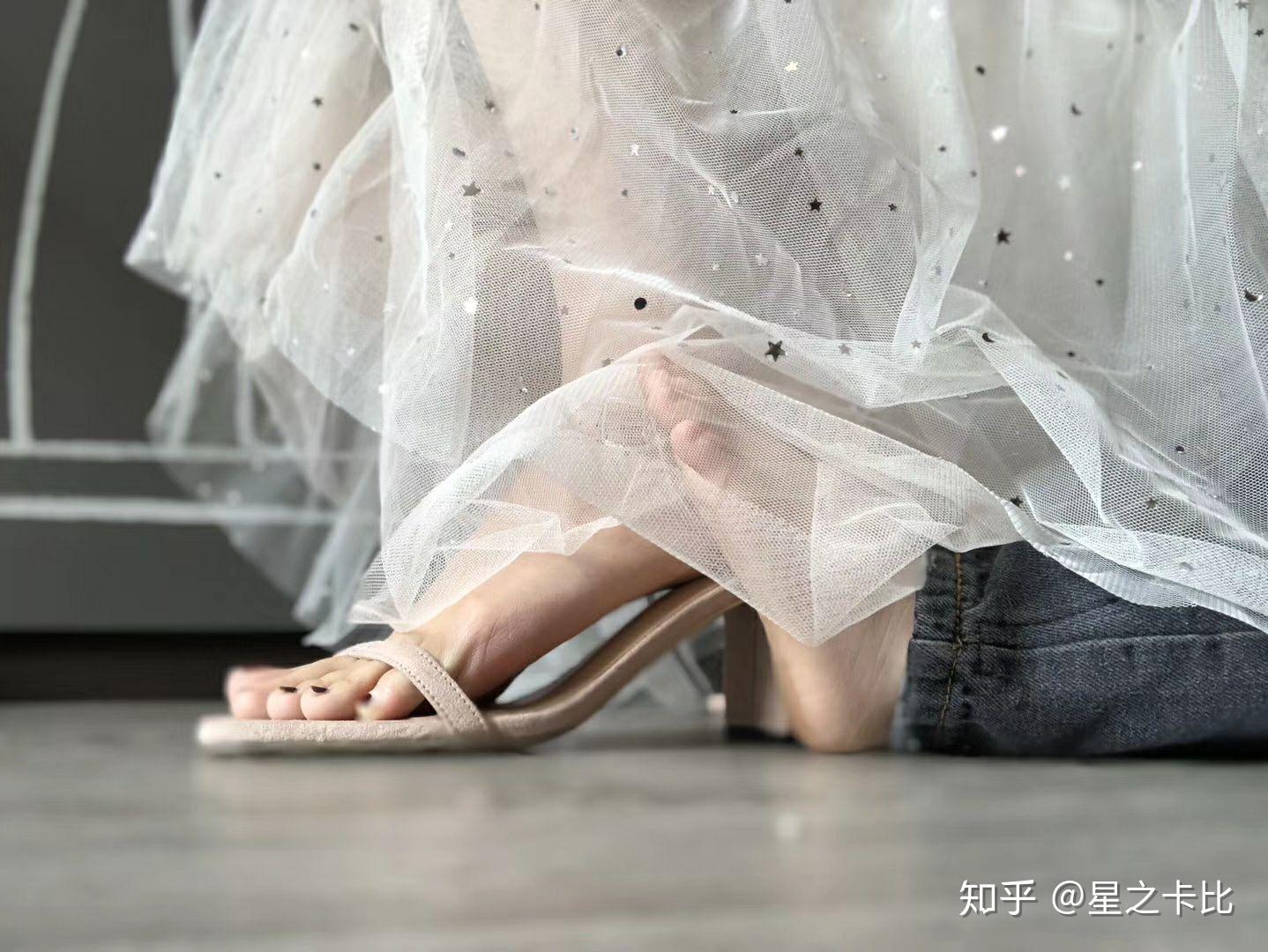 女孩子第一次穿高跟鞋是什么体验?