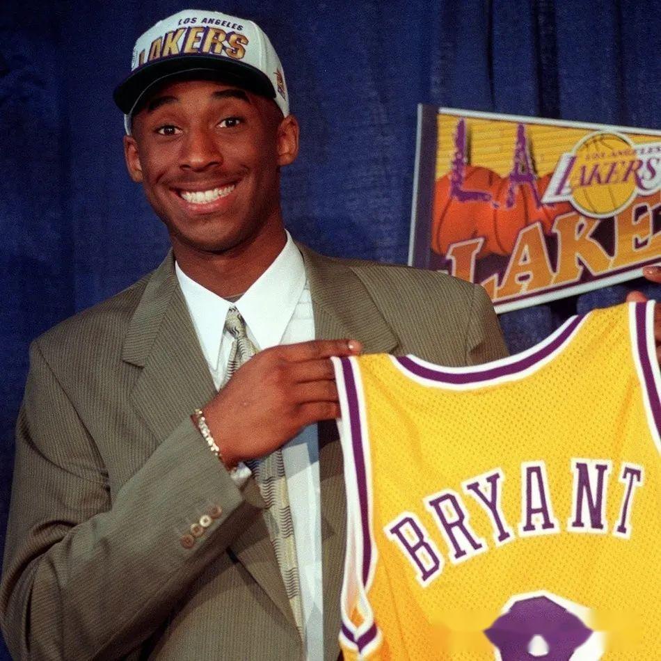 24张老照片回顾科比的新秀赛季18岁的他你见过吗