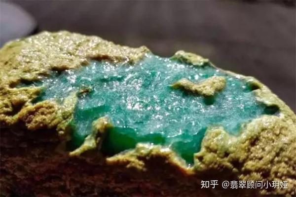 翡翠原石的皮殼上的蒼蠅翅膀有什麼作用