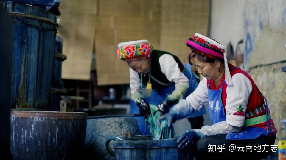 巧手扎锦绣,靛蓝染春秋—— 云南非遗:白族扎染 | 美丽云南第三季 - 知乎