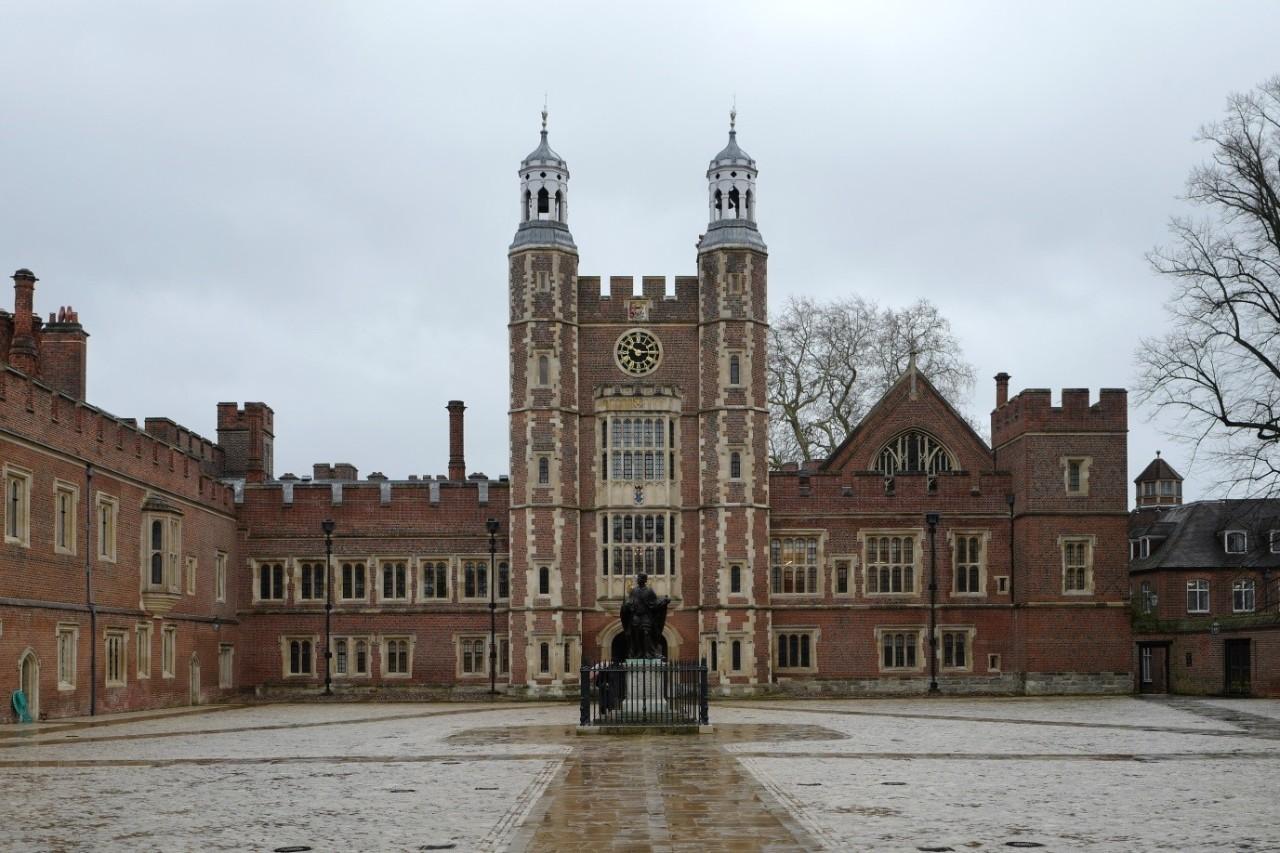 黑袍精英的教育之路丨新东方ceo英国伊顿公学寻访记