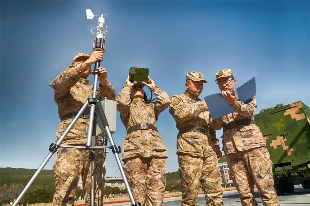 今天,带你领略"钢铁劲旅"气象兵的强军风采!