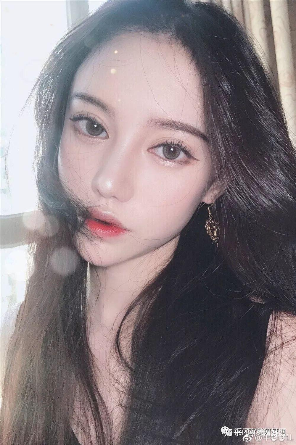 妹想要小千代美瞳的原因所以在很多虹膜款中我找到了这款很自然不太显