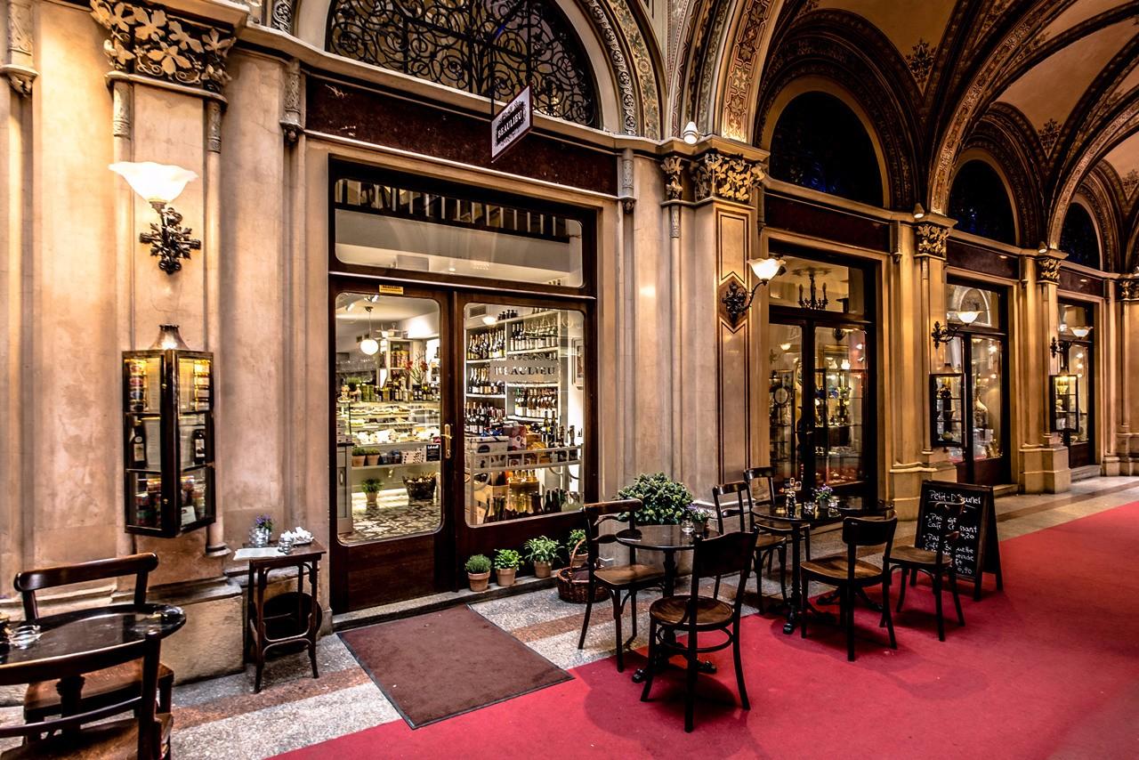 布达佩斯有间“世界最美咖啡馆”_旅游_环球网