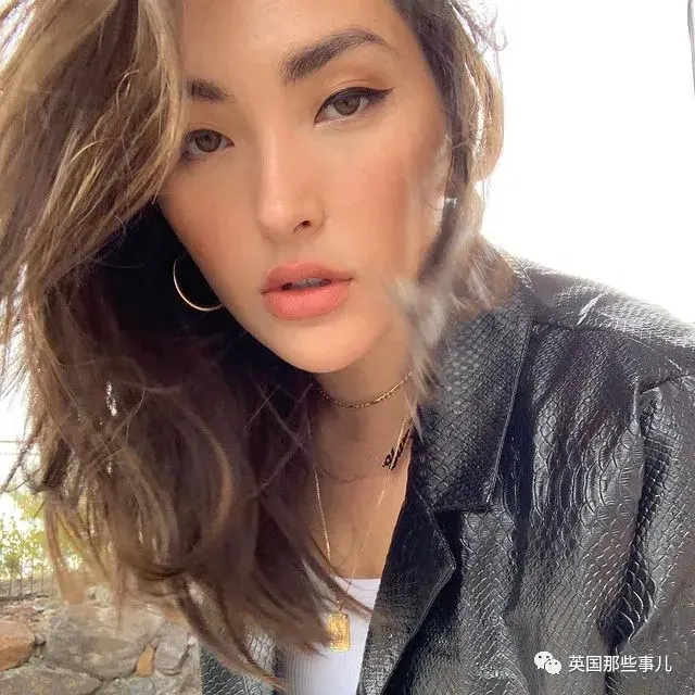 110公斤亚裔模特站上秀场打破偏见不是所有亚裔女孩都娇小