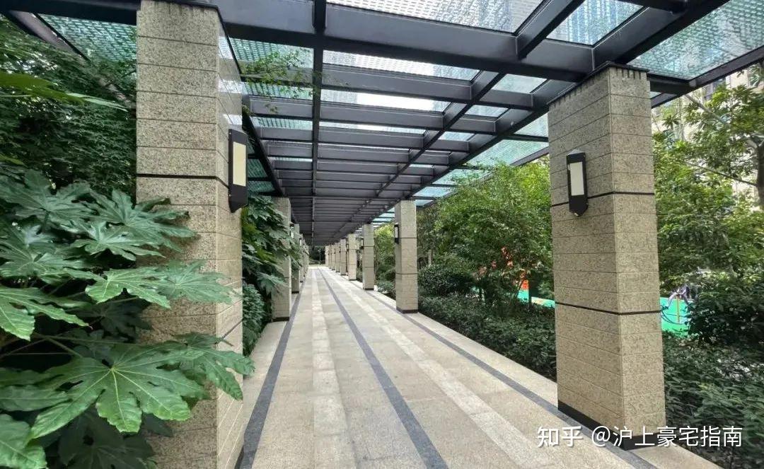 〖翡丽云邸〗高得房率，屋况极佳，157㎡，全新南北通，带车位 - 知乎