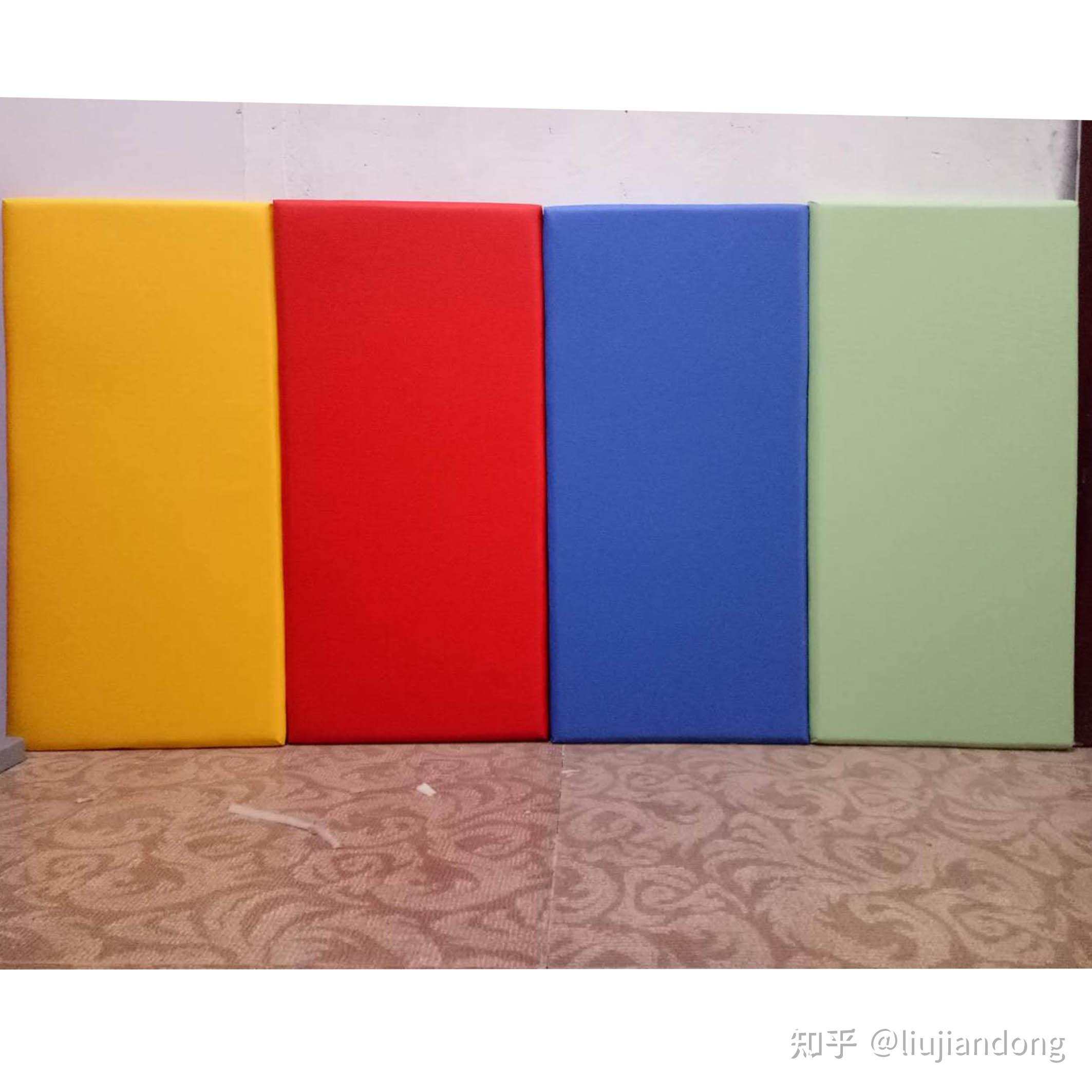 带壁画的幼儿园软包墙裙,比如室内活动场地,教室,走廊,楼梯的拐角