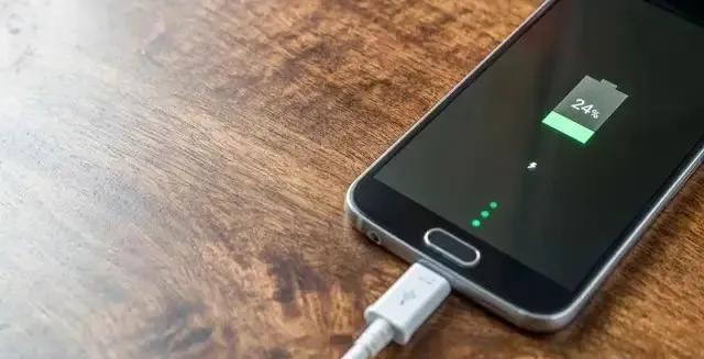 手机为什么自己关机重启了 v2-6a4ccc9e1ad699961e96060726235c7b_r.jpg