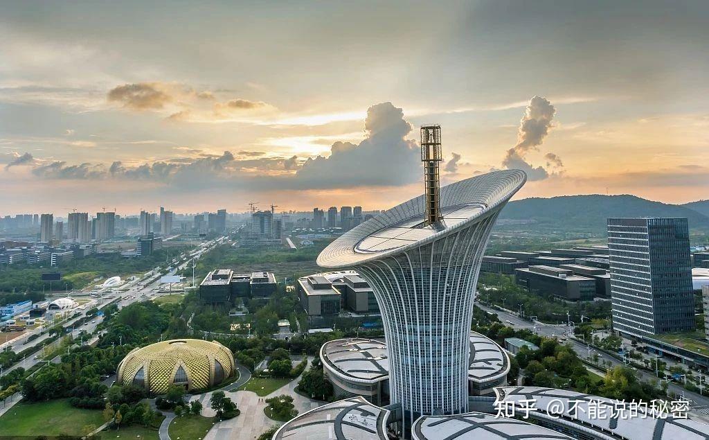 光谷东地铁口首付30万起