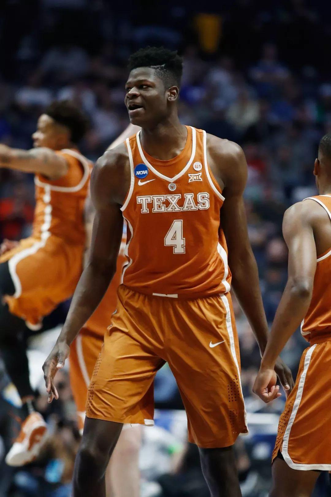 bateman文章的标题——《jaylen brown is more valuable than any