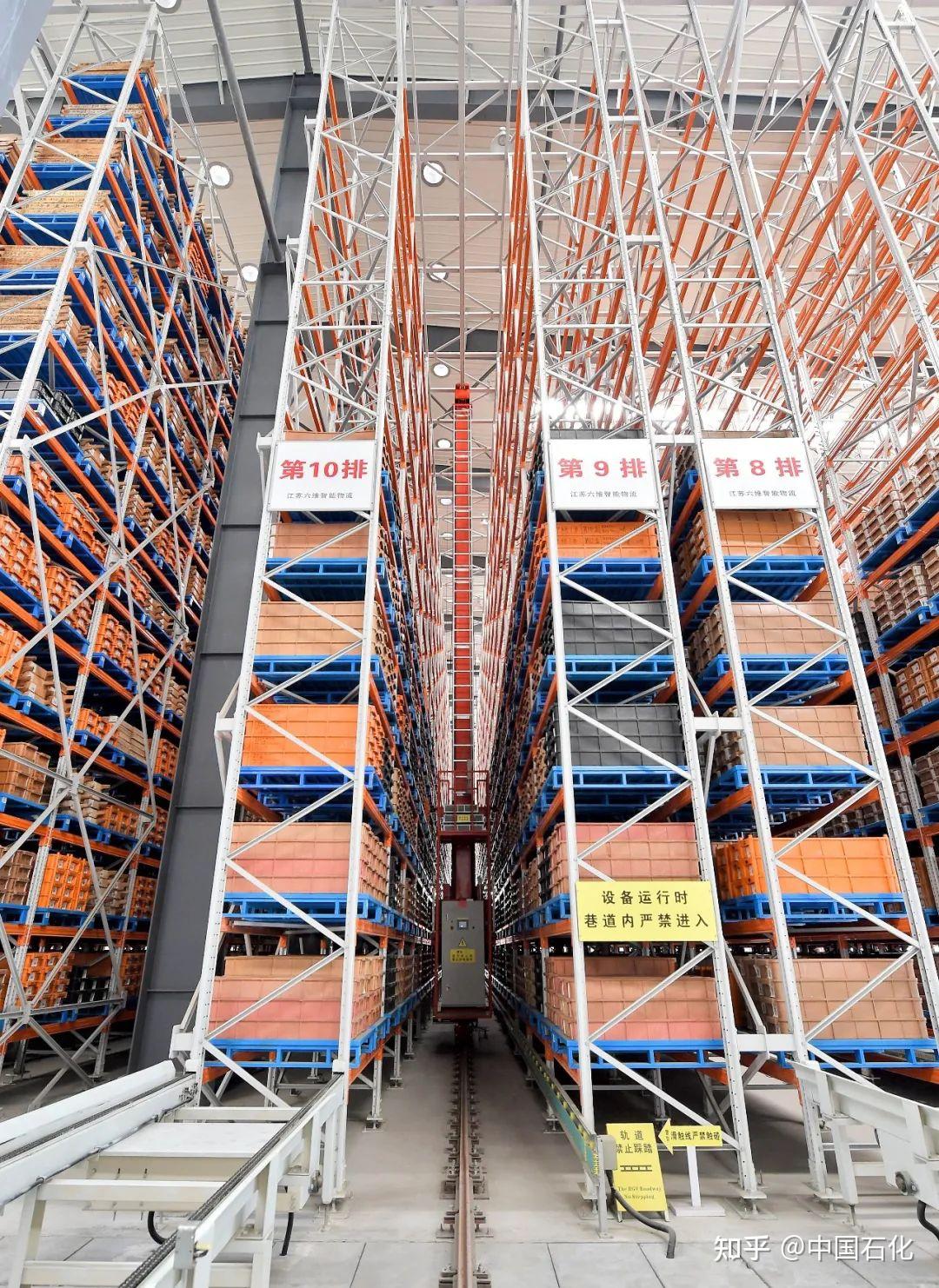 在江汉油田岩心库存放着1958年以来油田勘探开发取得的地质实物这是