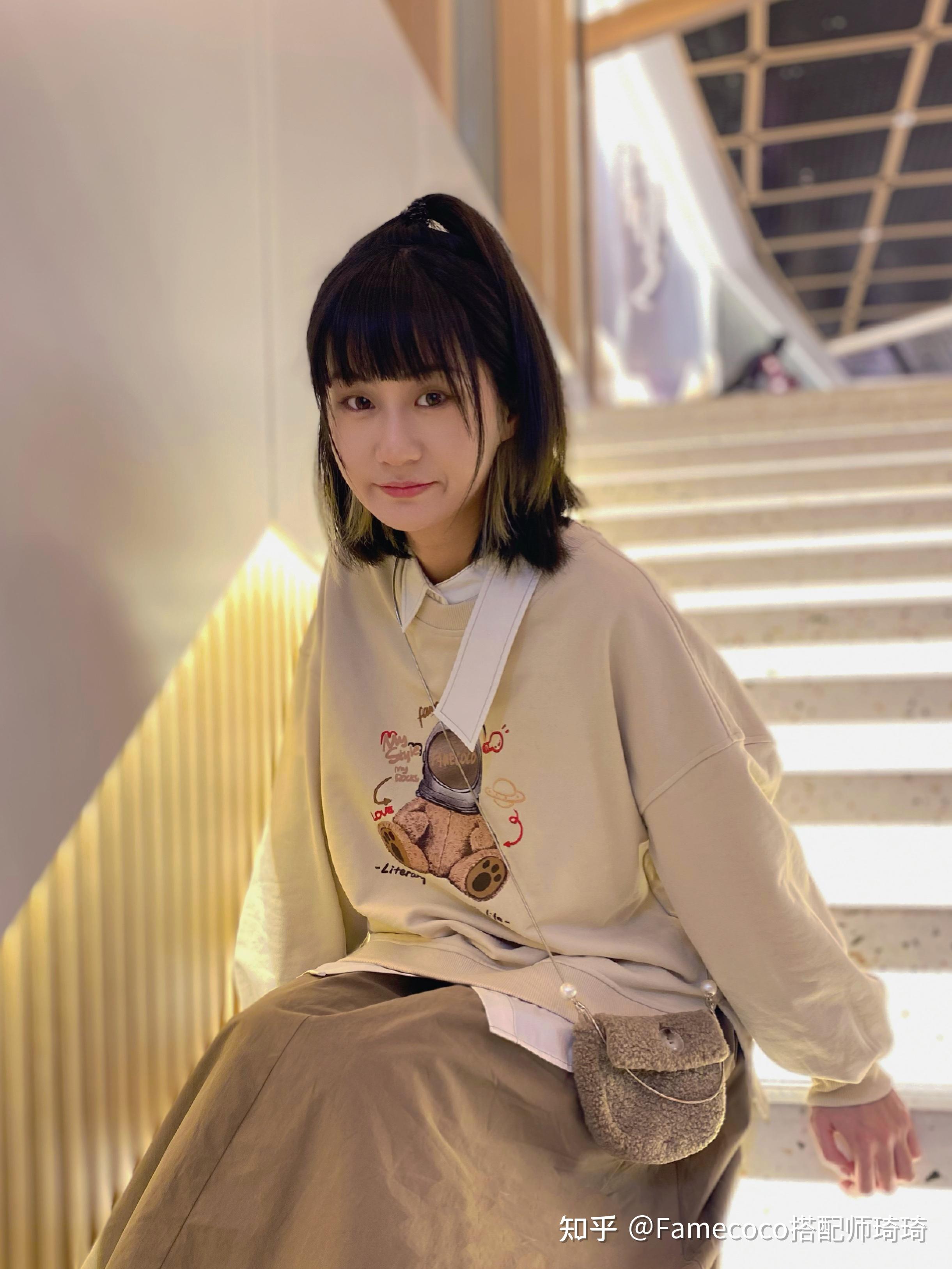 famecoco范可儿穿上一直被问链接的卫衣