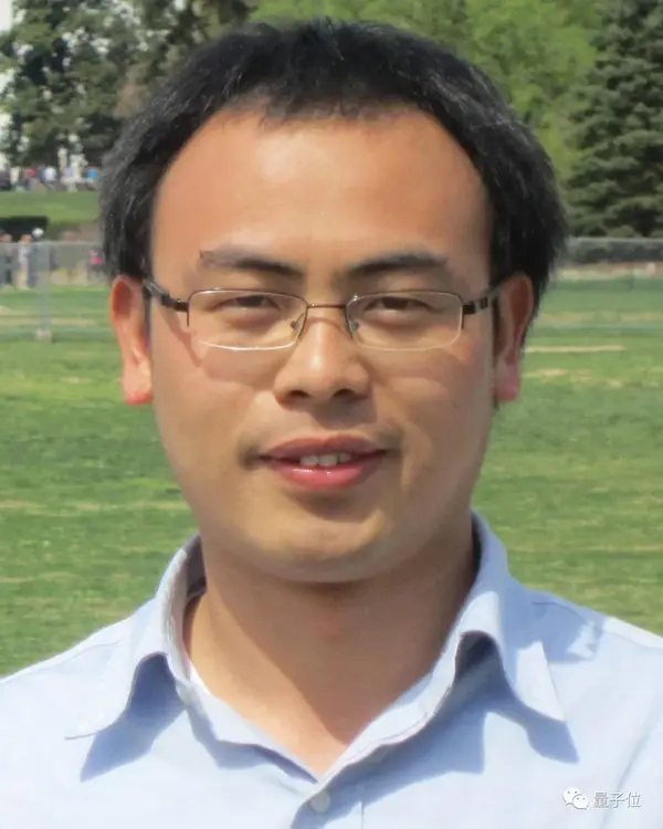 让人脸识别算法失灵还能抵抗微信微博照片压缩武大adobe提出抗压缩