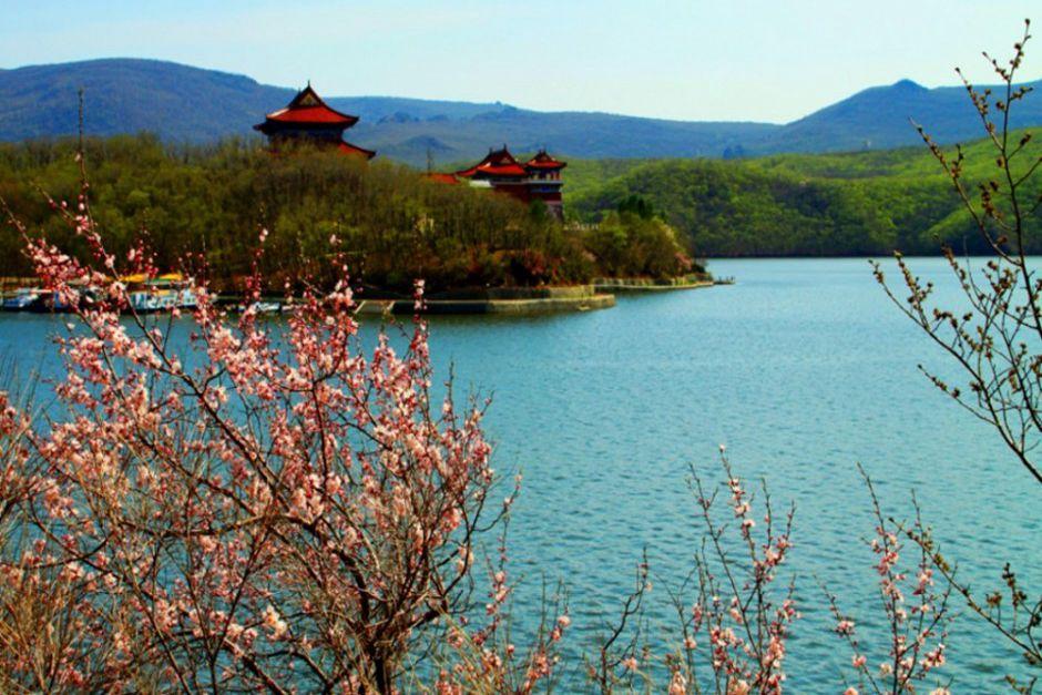 4,五大连池市的前身是原德都县,1963年建制.