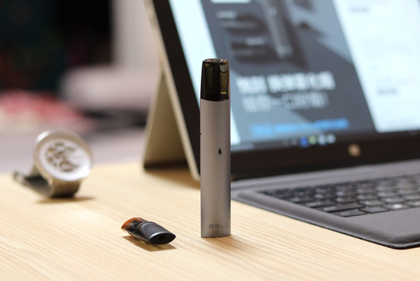 同样在2004年,韩力创办了电子烟品牌"如烟".