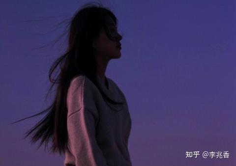 女生比较伤感的网名(女生伤感的网名昵称大全，好听心碎，悲伤到绝望)
