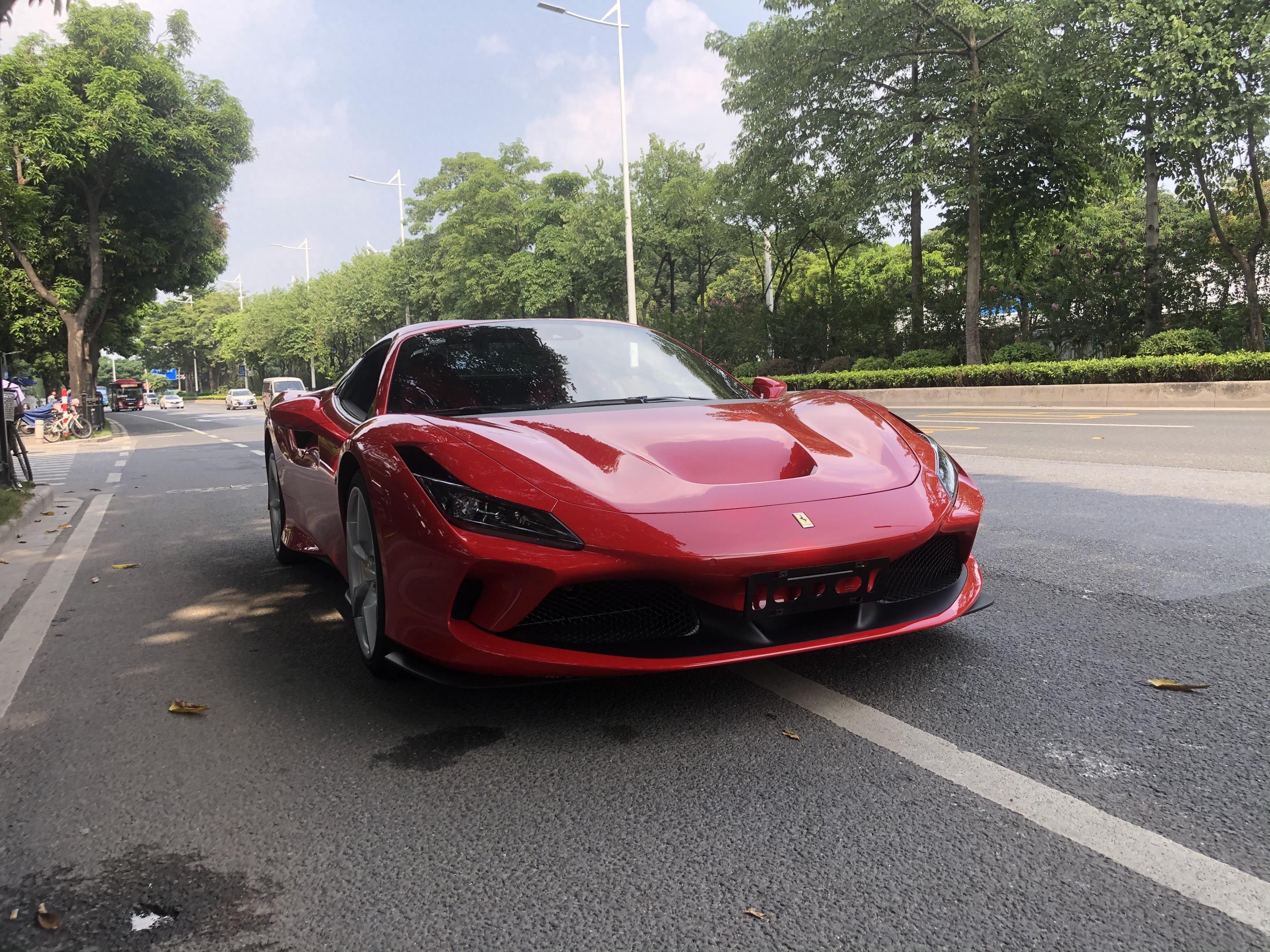 只跑了100多公里的法拉利f8spider440万收的值吗