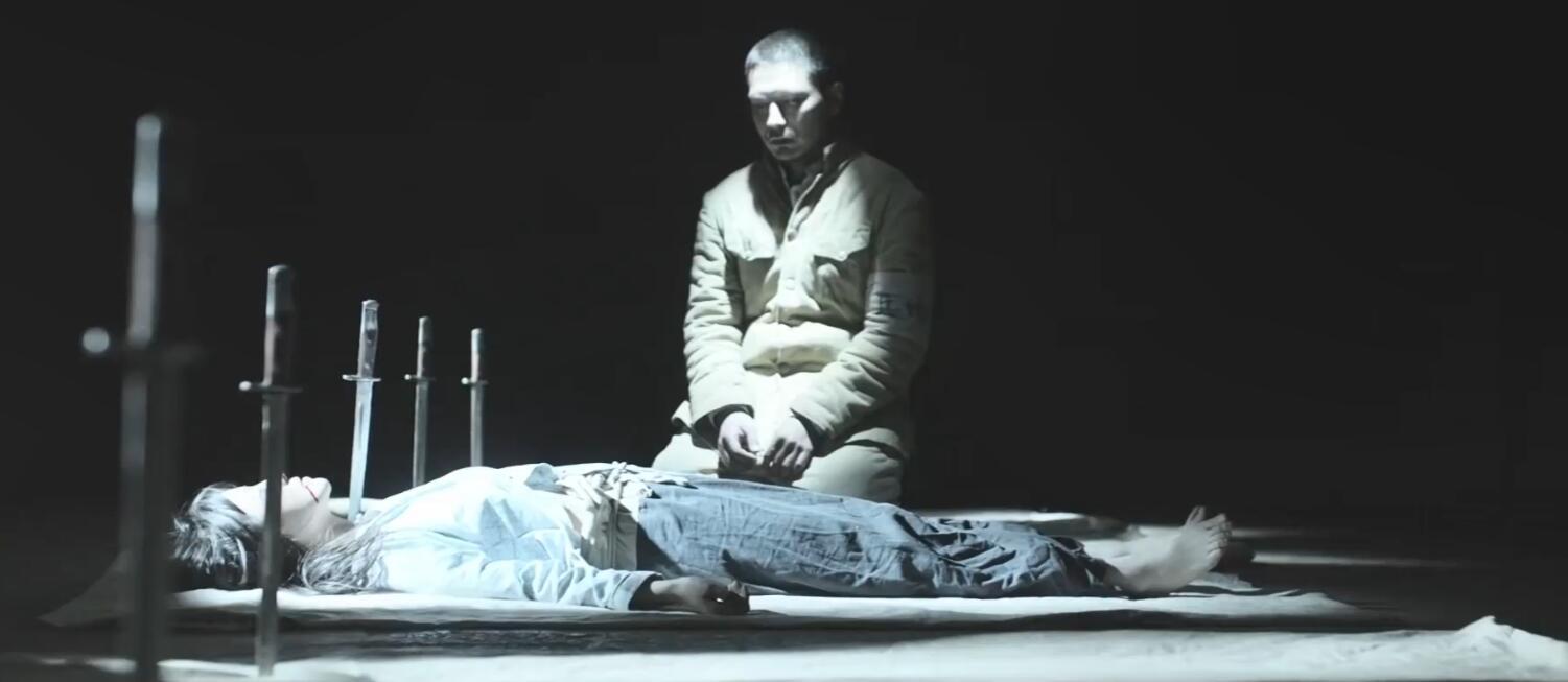 战败后饿极了的日本军人竟拿活人当饭吃89年拍摄的限制级反战片晚钟