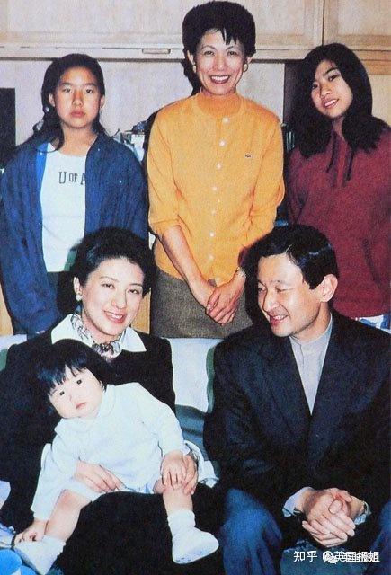 日本最霸气时尚王妃！丧夫后独掌大权，带3个女儿建超酷“母系家族”，王室也被她拿捏？ - 知乎