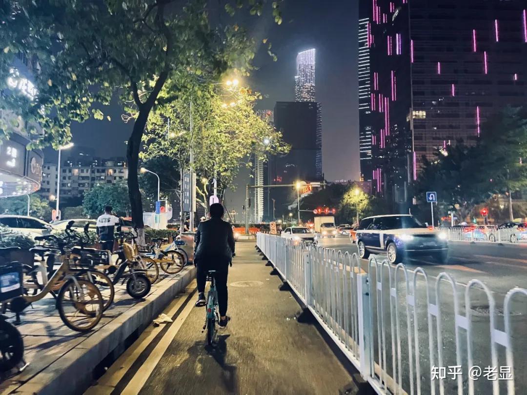 前进路上,感谢这个在背后默默支持我的女人.--「感谢你的垂阅.