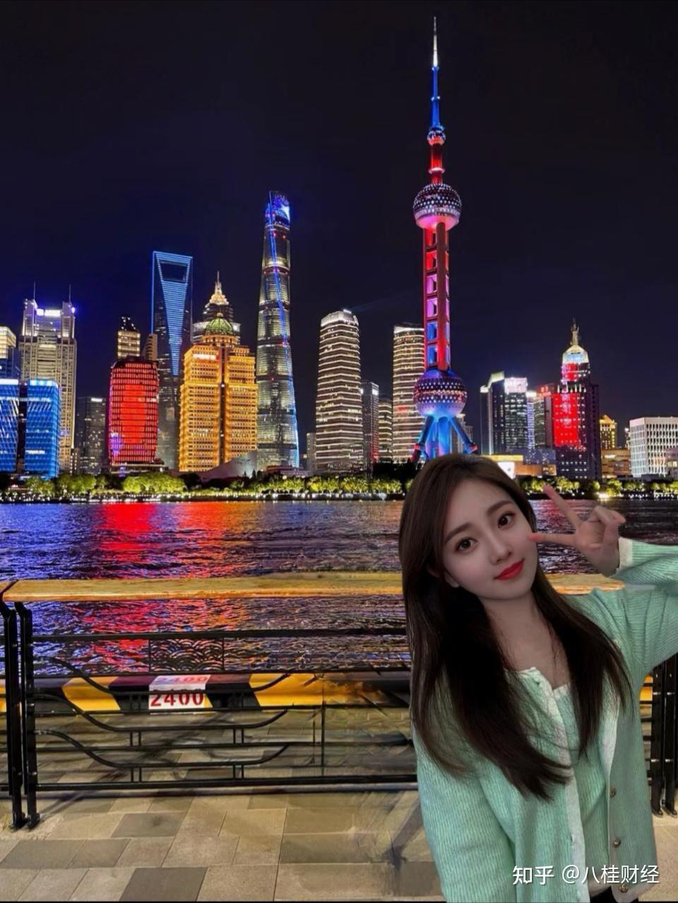 5公里处有麓谷工业区, 现在还在离梅溪湖cbd4公里远的汇智路开发大