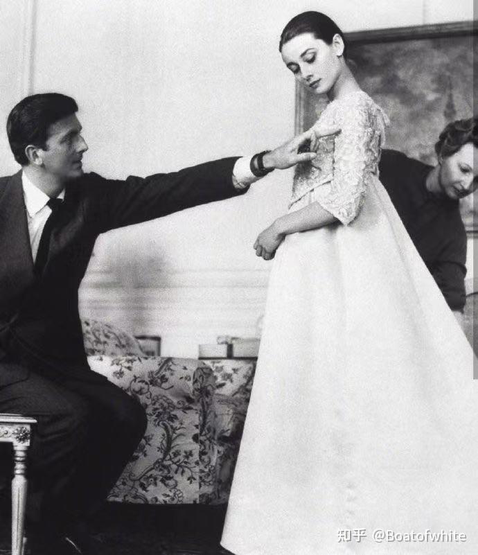 将纪梵希与赫本的友谊当作爱情是对纪梵希男朋友最大的不尊重